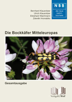 Titelbild des Buches mit dem Foto des gefleckten Schmalbocks, der auf dem Blütenstand einer Bunten Kronwicke sitzt.