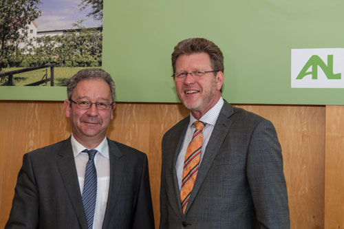 Von rechts: Staatsminister Dr. Marcel Huber und Akademiedirektor Dieter Pasch.