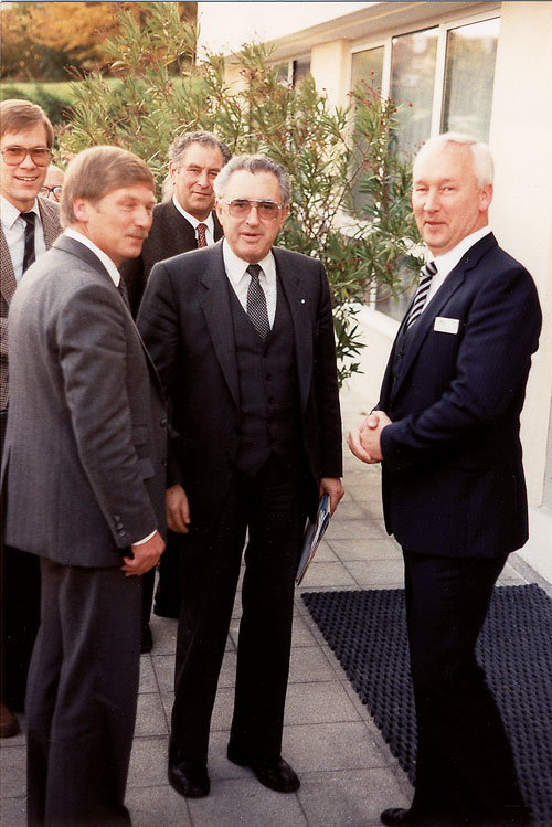 Von links nach rechts: Direktor Dr. Wolfgang Zielonkowski, Bürgermeister Johann Dirnberger, Staatsminister Alfred Dick, Gerd Zehnter, Verwaltungsleiter der ANL.