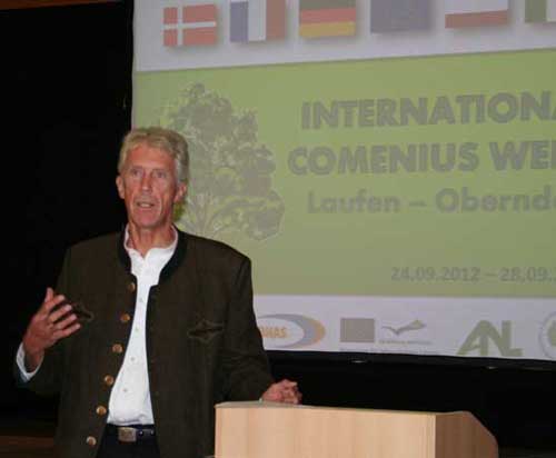 Ministerialdirigent Dr. Bernd Witzmann vom Bayerischen Staatsministerium für Umwelt und Verbraucherschutz am Rednerpult.