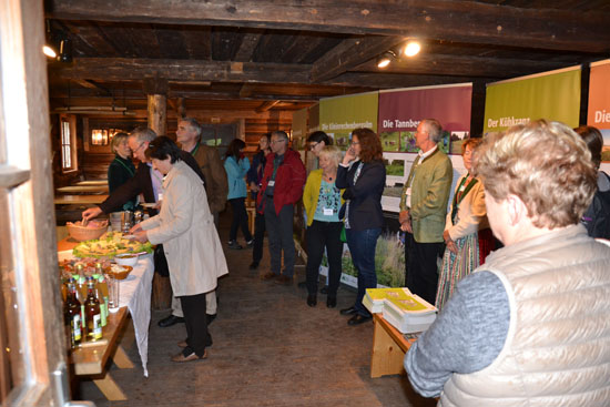 Almbuffet und Besichtigung der Wanderausstellung in der Schneckenbachstube.