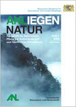Titelblatt Anliegen Natur 32 (Bergwald im Nebel)