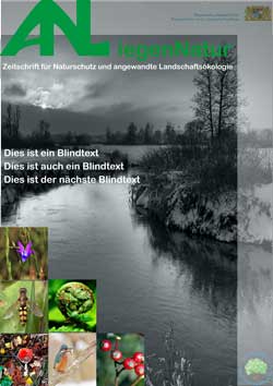Schwarz-weiß-Aufnahme eines Flusses mit hohen, bewachsenen Ufern, im Vordergrund kleine, farbige Bilder von Flora und Fauna.