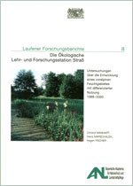 Titelblatt Laufener Forschungsbericht Band 8 (Steg inmitten von Wassergräsern, dahinter Bäume)