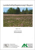 Titelblatt LPK II 9 Streuwiesen (Blumenwiese, dahinter Bäume)