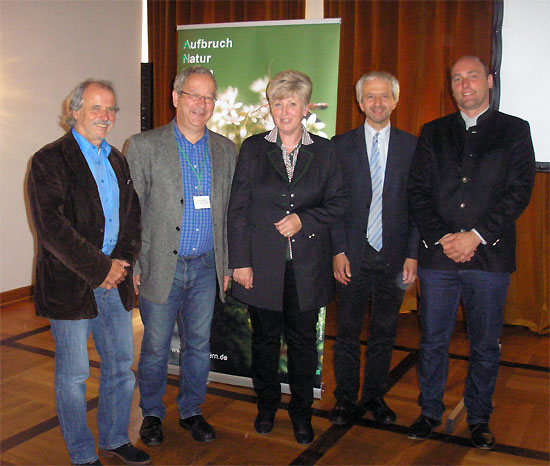 Gruppenfoto zur Veranstaltung zum Vertragsnaturschutz (von links nach rechts: Ulrich Leiner, Dieter Pasch, Angelika Schorer, MdL, Wolfram Güthler, Alfred Enderle.
