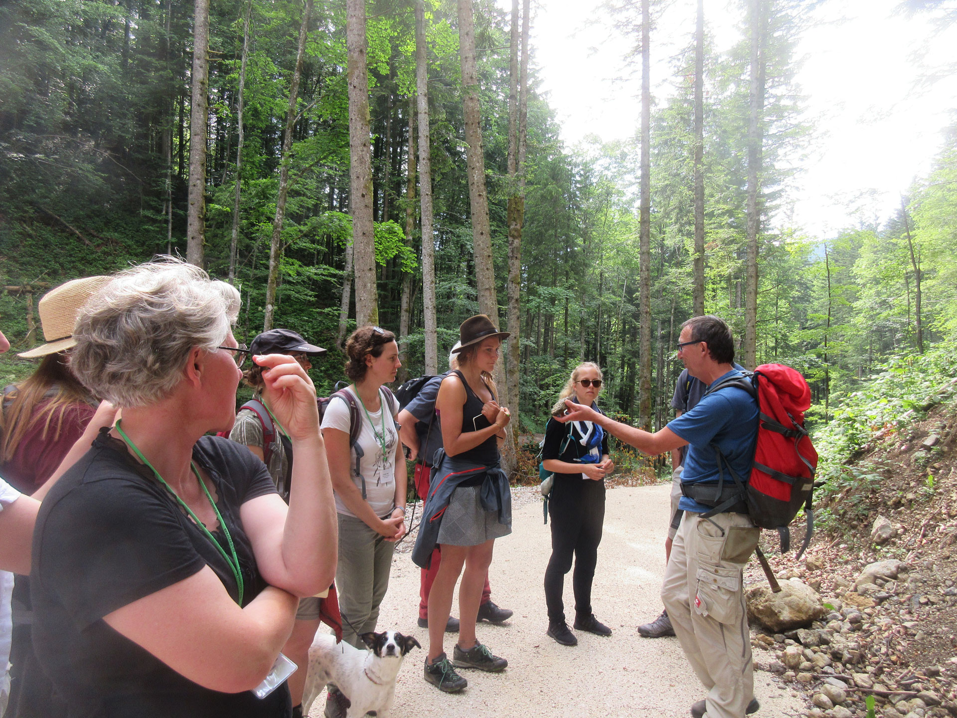 Exkursionsgruppe mit Doktor Robert Traidl.